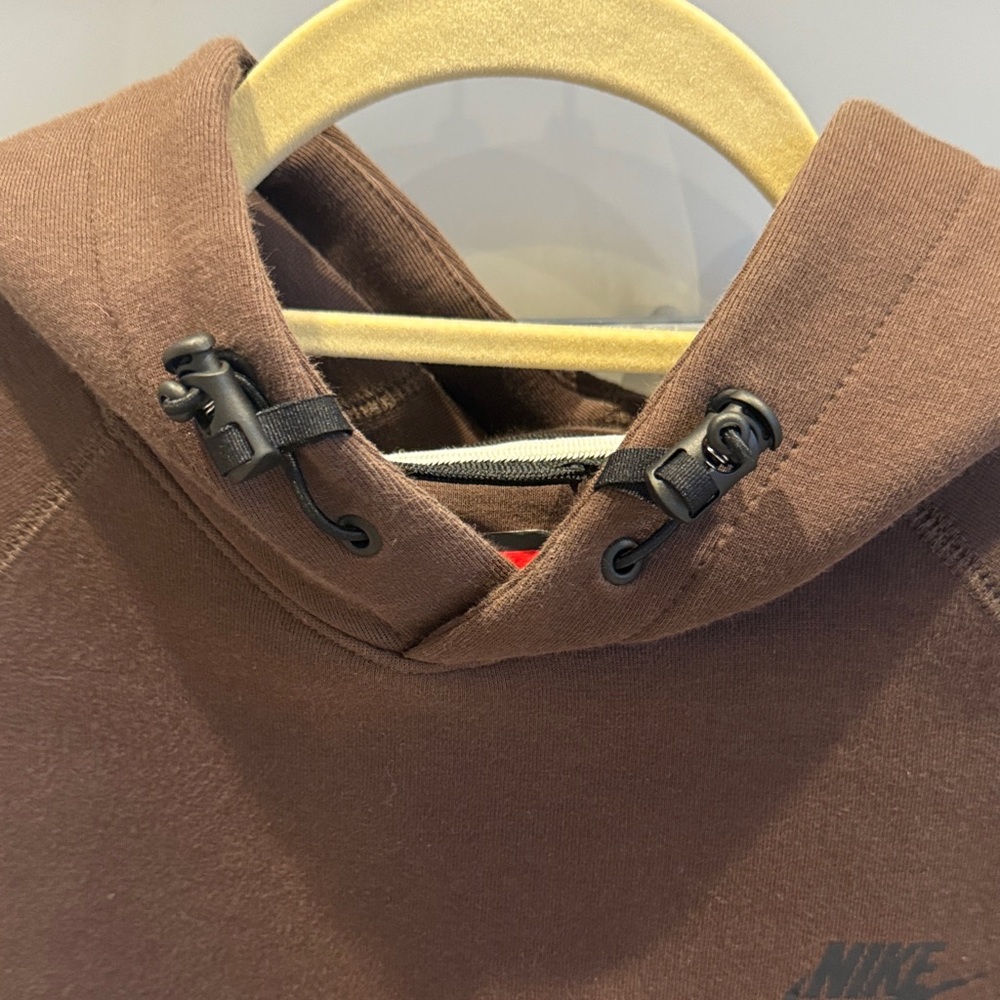 Nike Men’s Dark Brown Pullover Hoodie Size- Small - Picture 3 of 4